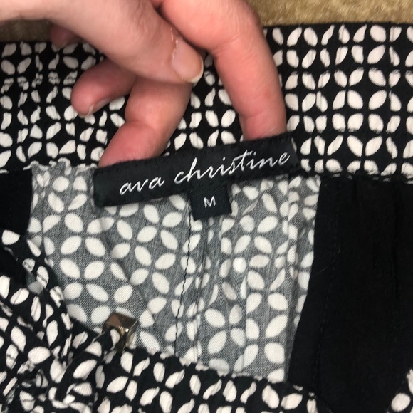 Ava Christine ladies shorts. Perfect for summer! - Picture 8 of 8